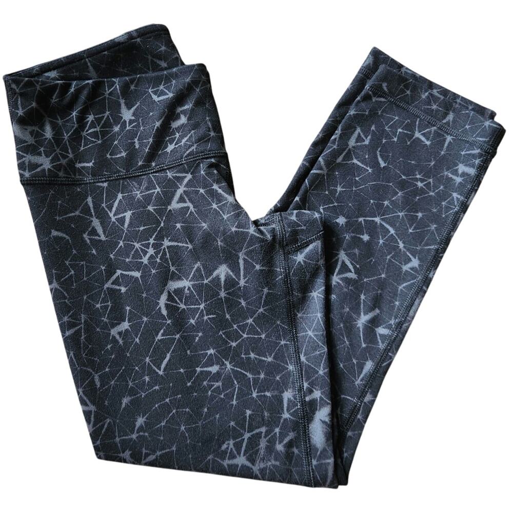 LULULEMON Run Capri gray black triangle prism print leggings size 4